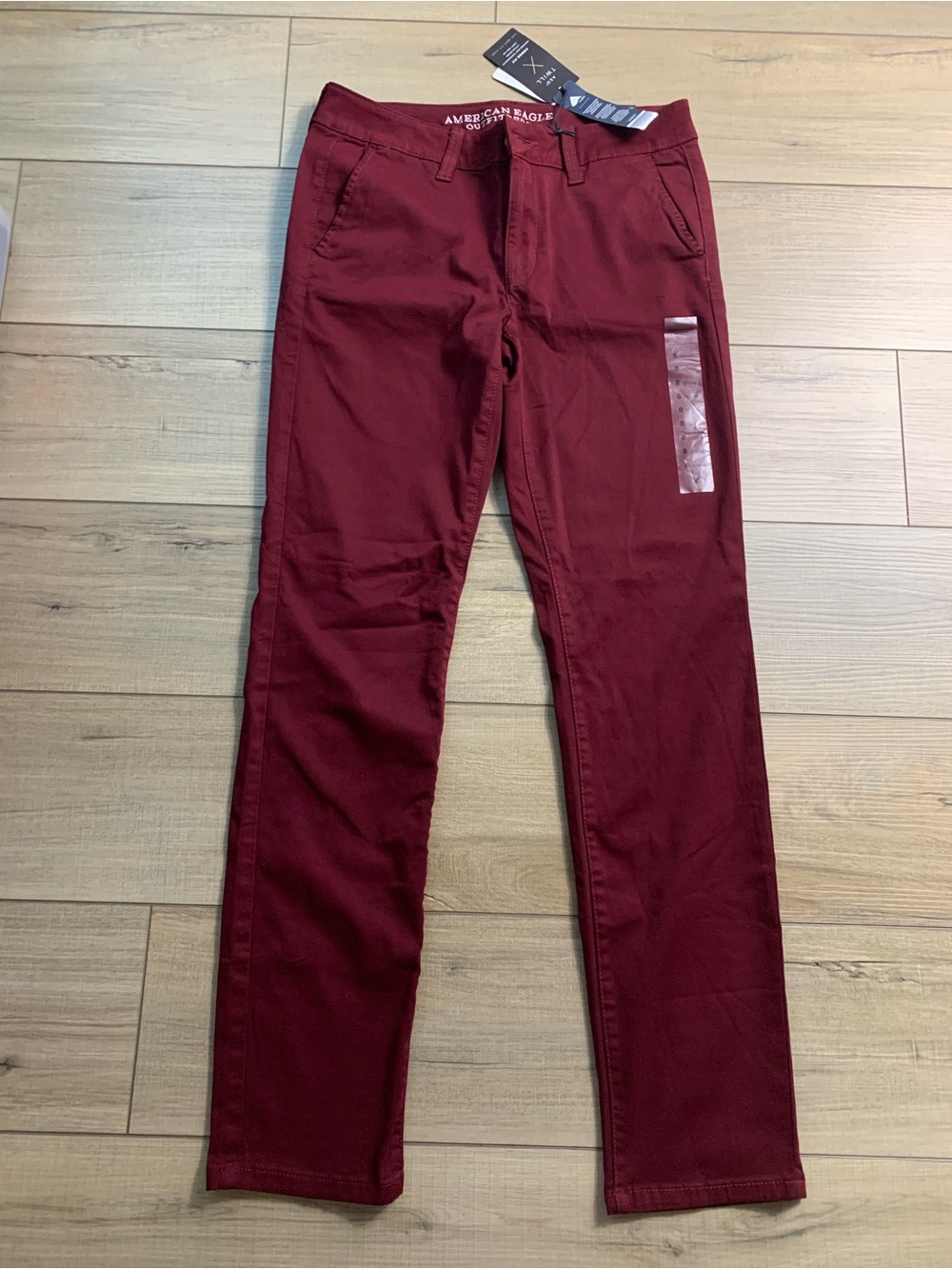*New* American Eagle Outfitters Women's Pants in Burgundy Stretch (Low Rise)